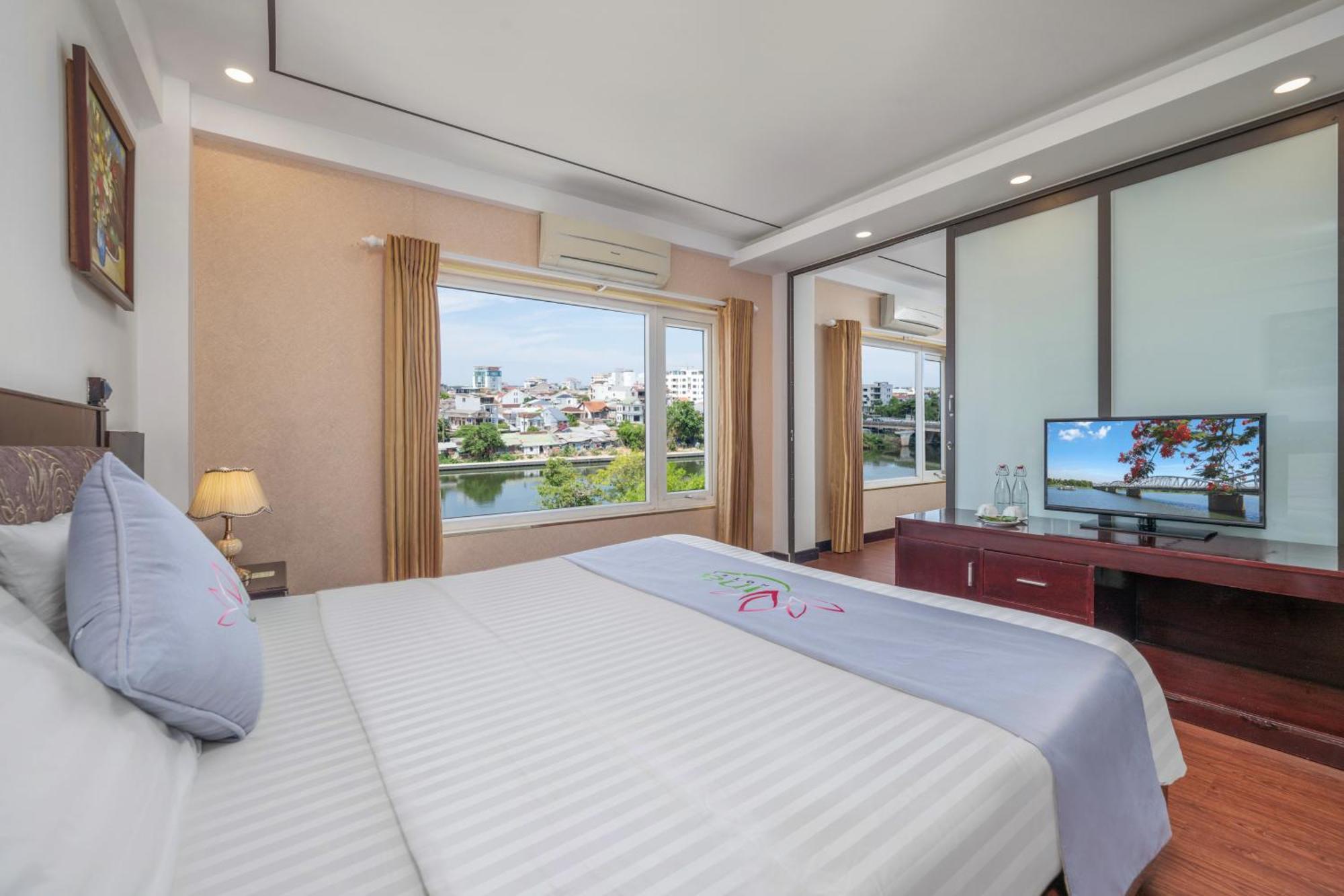 Vina Spa Hotel Hue Exterior photo